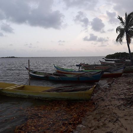 Chale Perto Da Praia Com Duas Suites E Varandao Pacatuba  Exterior foto